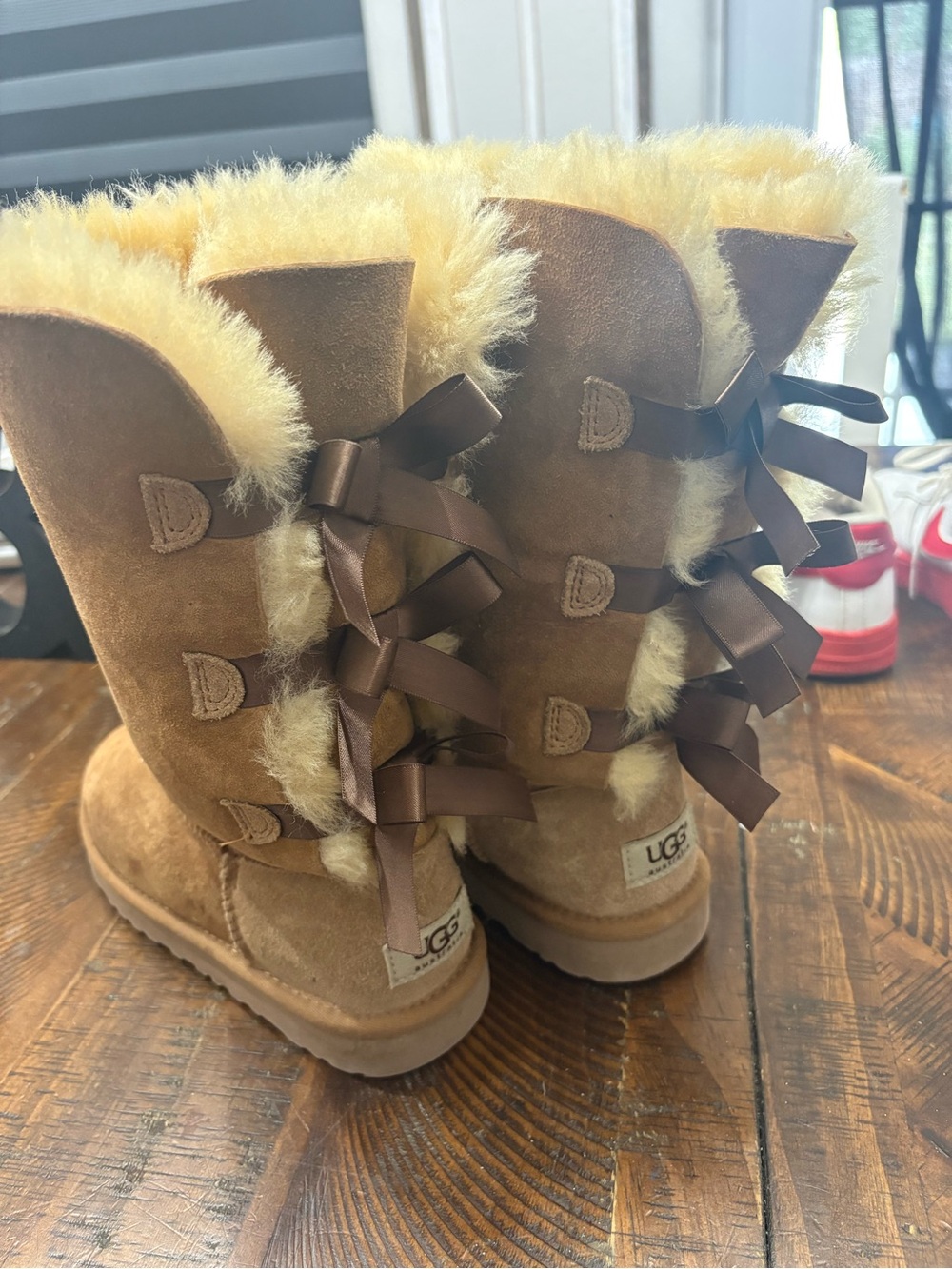 UGG Kids Chestnut Suede Shearling-Trim Bow Back Boots